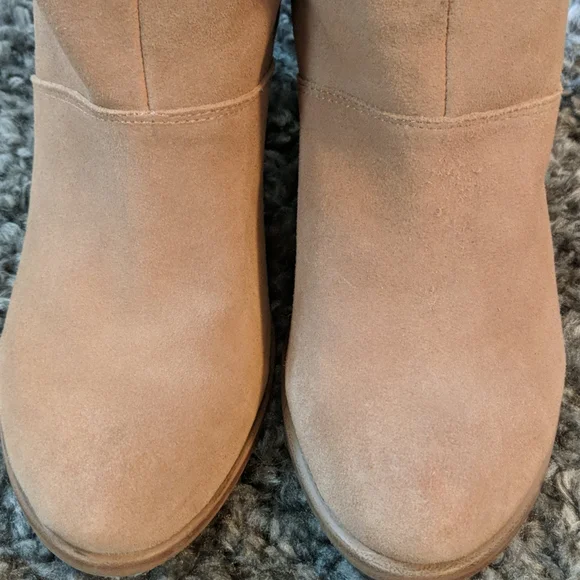 ALDO pull on suede boots - Picture 5 of 8